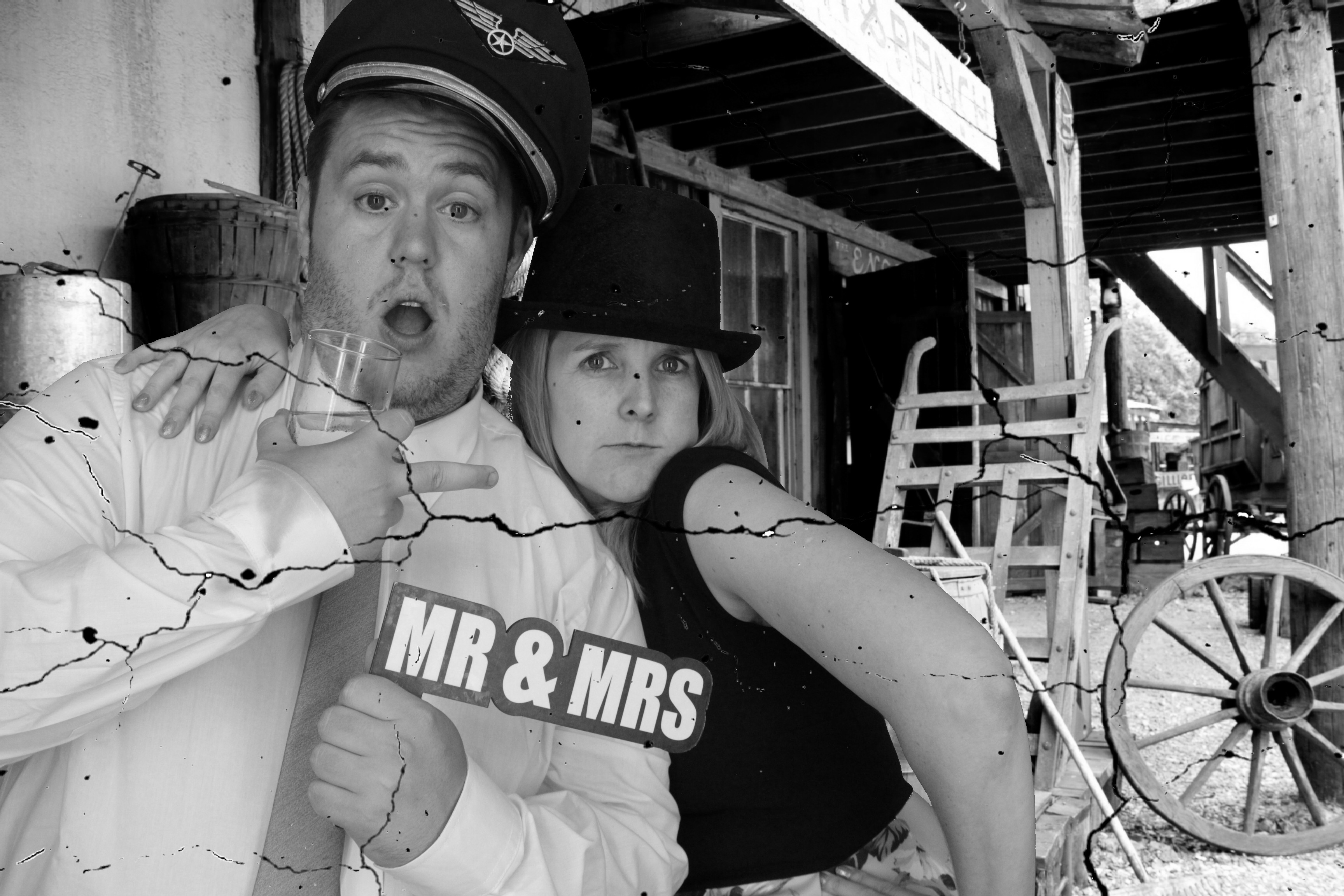 Mr & Mrs Bowles | View more photos from the event at gallery.myphotoboothexperience.co.uk/u/MyPhotoBoothExperienceLtd/Mr-Mrs-Bowles